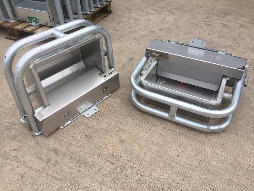 Condon Engineering super stainless tip-over drinke