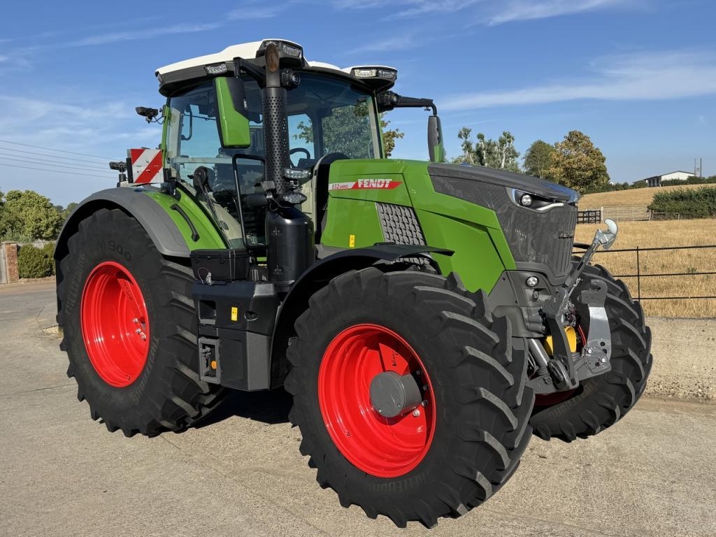 Fendt 832 Profi-Plus