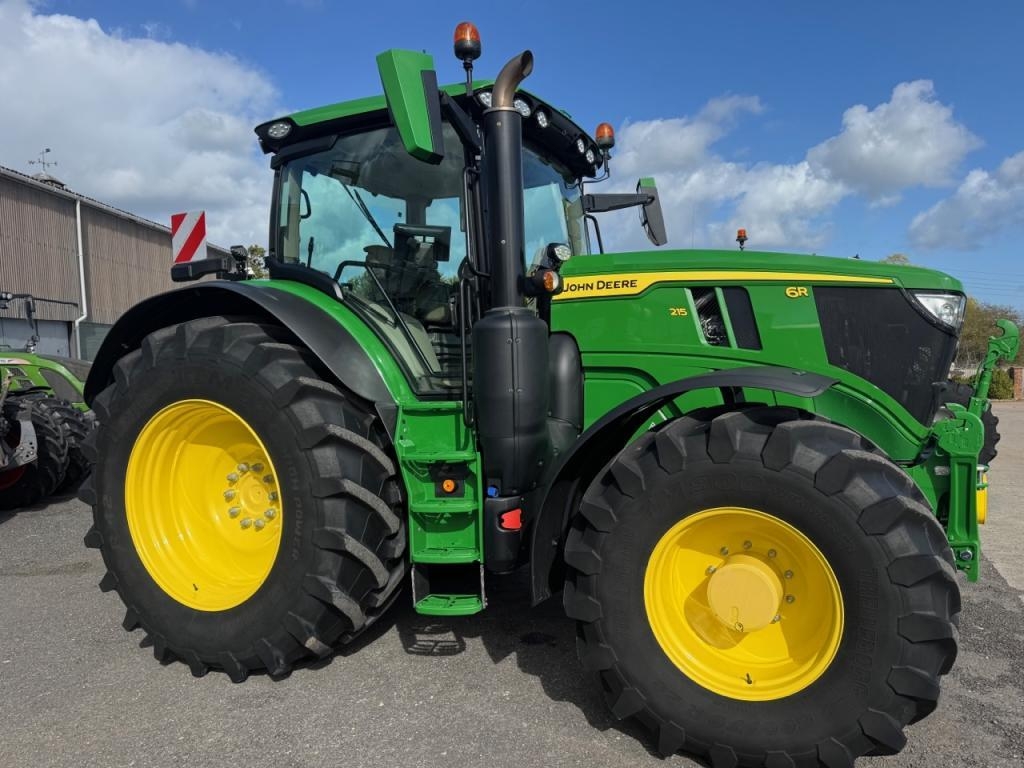 John Deere 6R 215