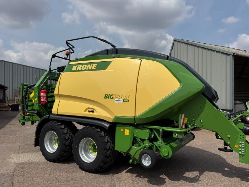 Krone BigPack 1290 baler