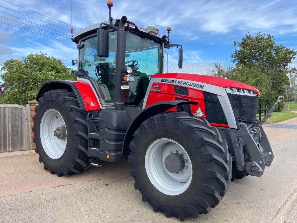 Massey Ferguson 8S.245