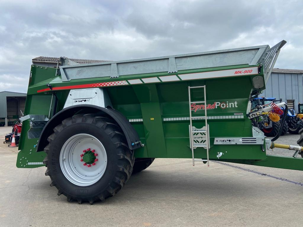 SpreadPoint MK-900 10 ton rear discharge muck spre