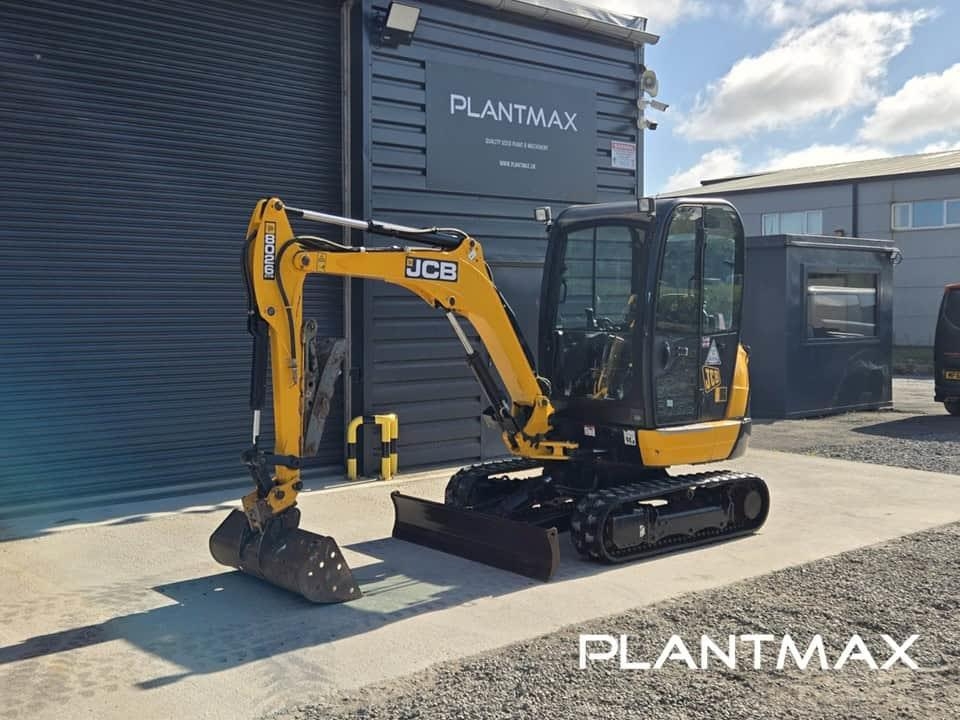 JCB 8026
