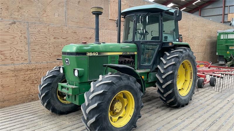 John Deere 3640