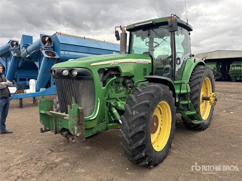 John Deere 8230