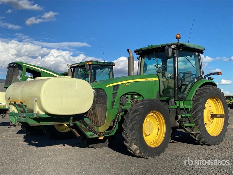 John Deere 8245R