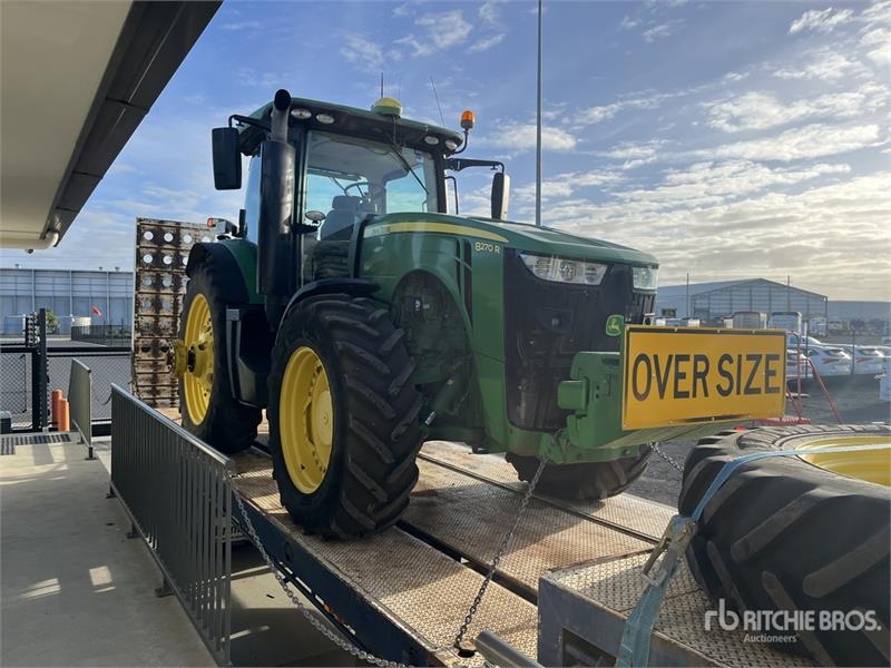 John Deere 8270R