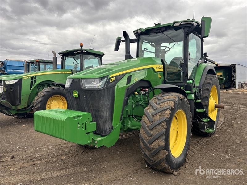 John Deere 8R 230