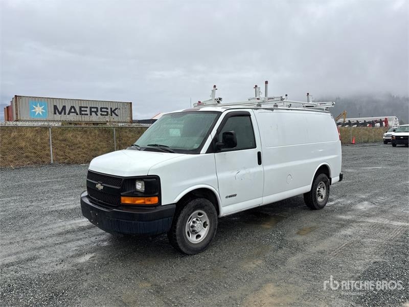 Fourgon utilitaire Chevrolet Express 2500 Cargo Van — occasion 2006