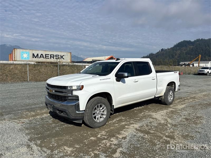 Fourgon utilitaire Chevrolet Silverado 1500 LT 4x4 Crew Cab Pickup — occasion 2021