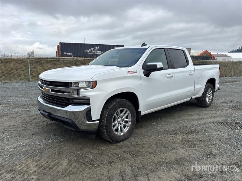 Fourgon utilitaire Chevrolet Silverado 1500 LT 4x4 Crew Cab Pickup — occasion 2021