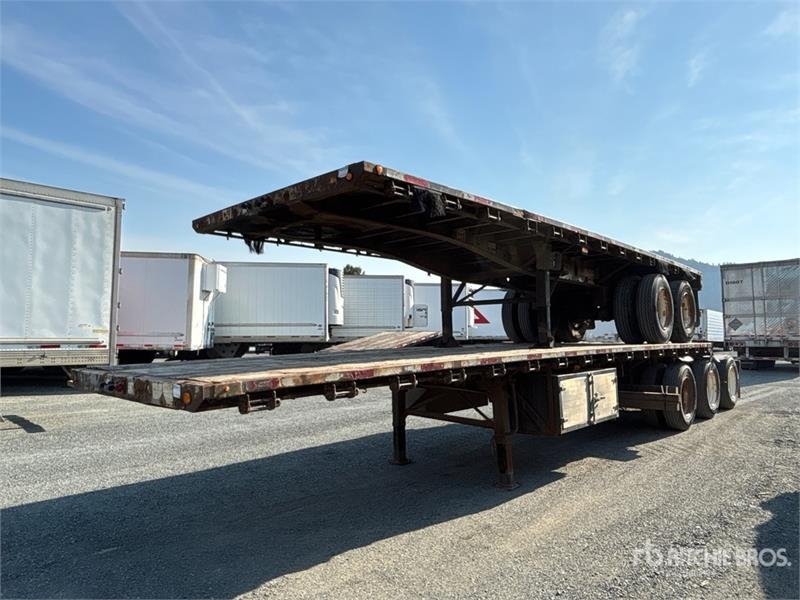 Doepker 32 ft Super B-Train Lead Flatbed Trailer
