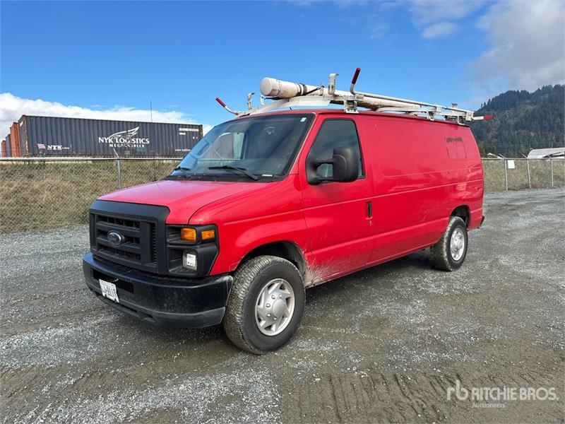 Fourgon utilitaire Ford E-250 — occasion 2011
