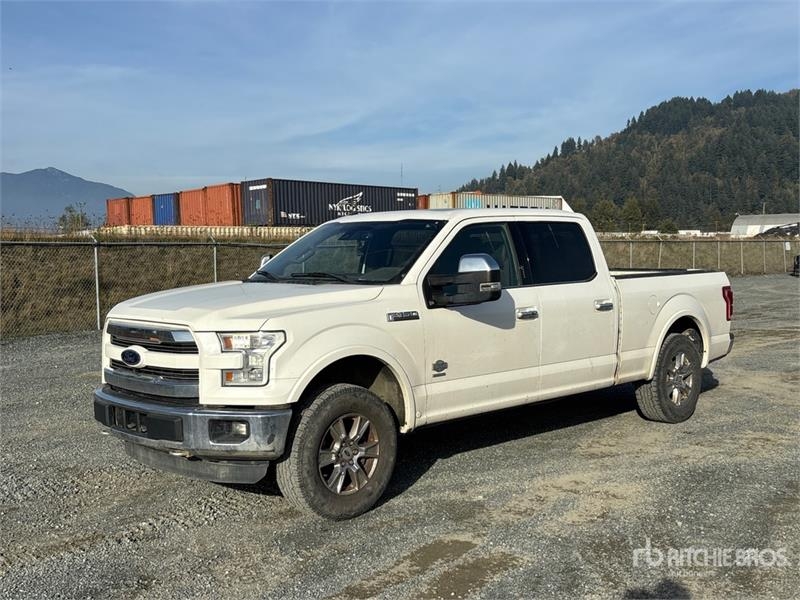 Fourgon utilitaire Ford F-150 King Ranch 4x4 Crew Cab Pickup — occasion 2015