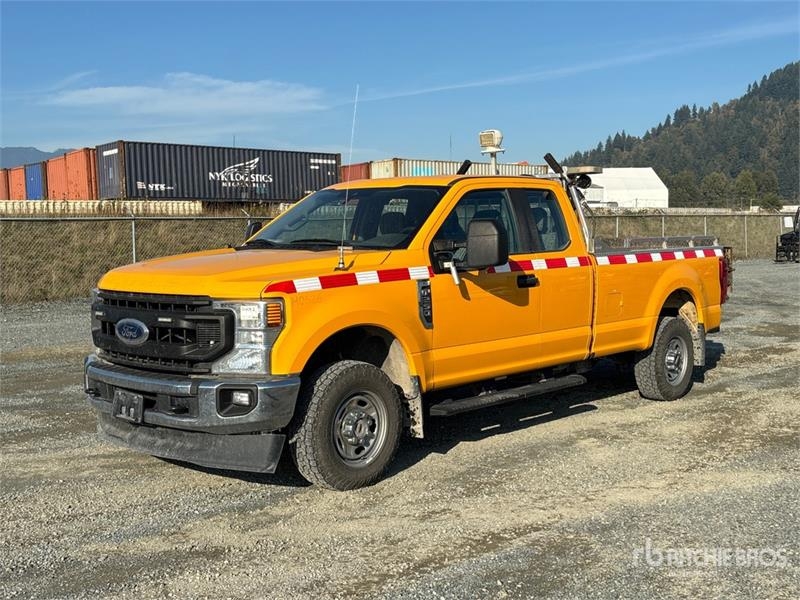 Fourgon utilitaire Ford F-250 XL 4x4 Extended Cab Pickup — occasion 2021
