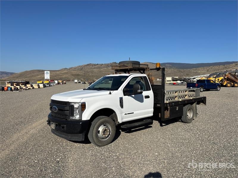 Camion plateau Ford F-350 — occasion 2018