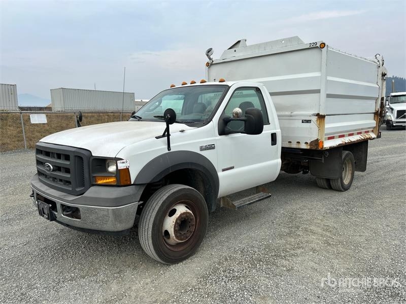 Camion poubelle Ford F-350 — occasion 2005