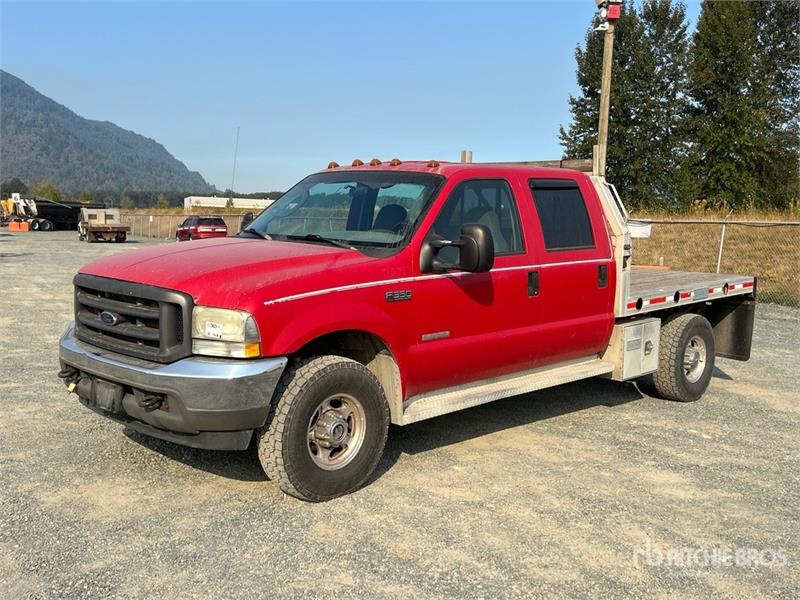 Camion plateau Ford F-350 — occasion 2004