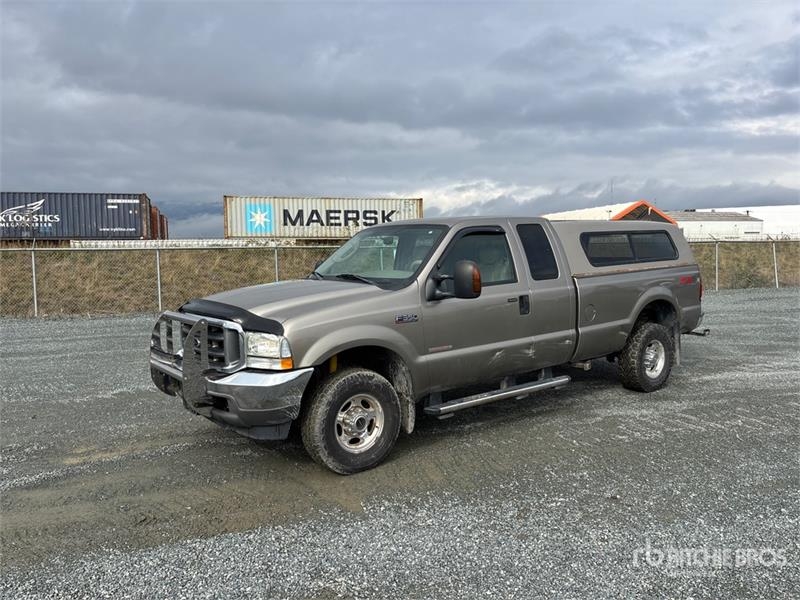 Fourgon utilitaire Ford F-350 Lariat 4x4 Extended Cab Pickup — occasion 2004