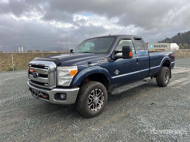 Fourgon utilitaire Ford F-350 Lariat 4x4 Extended Cab Pickup — occasion 2014