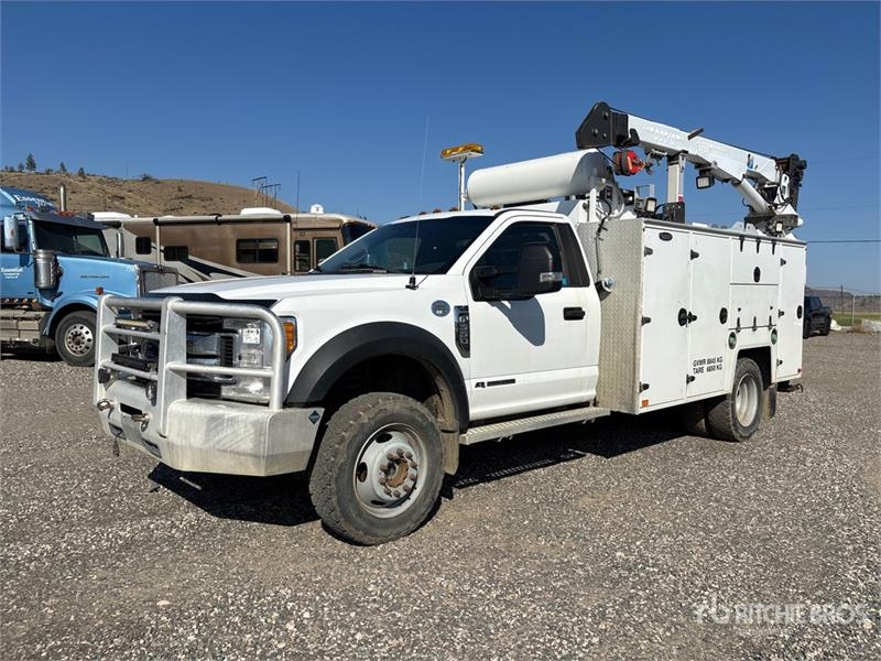 Camion municipal Ford F-550 XLT 4x4 Service — occasion 2017