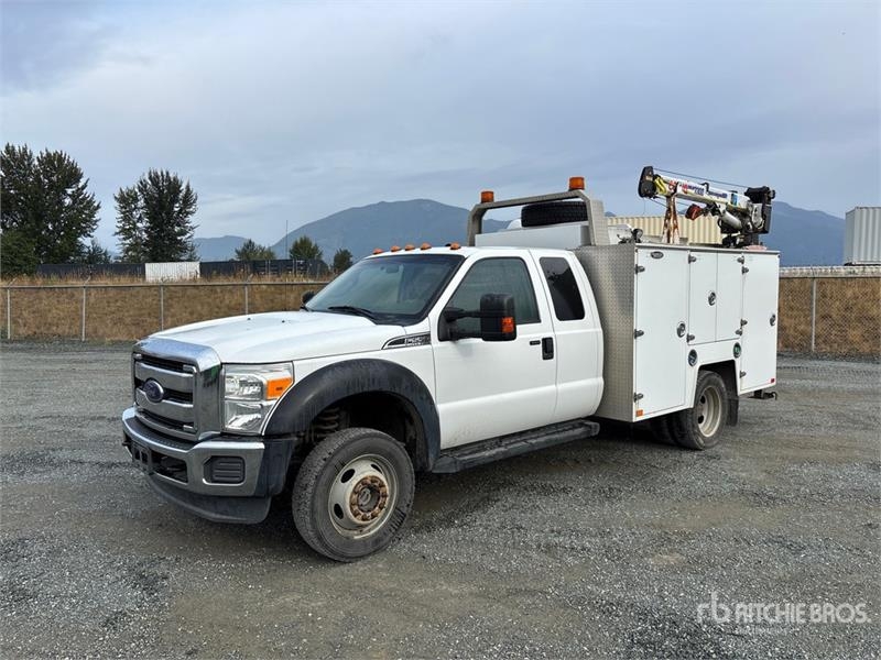 Camion municipal Ford F-550 XLT 4x4 Service — occasion 2016