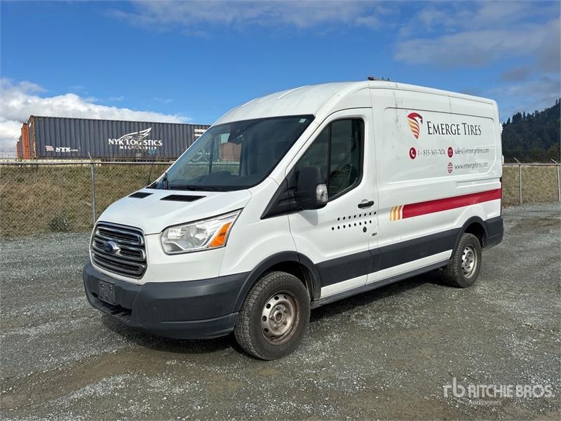 Fourgon utilitaire Ford Transit 250 Cargo Van — occasion 2017