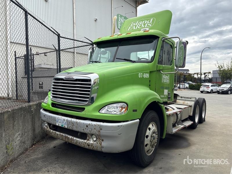 Tracteur routier Freightliner Columbia 112 — occasion 2007