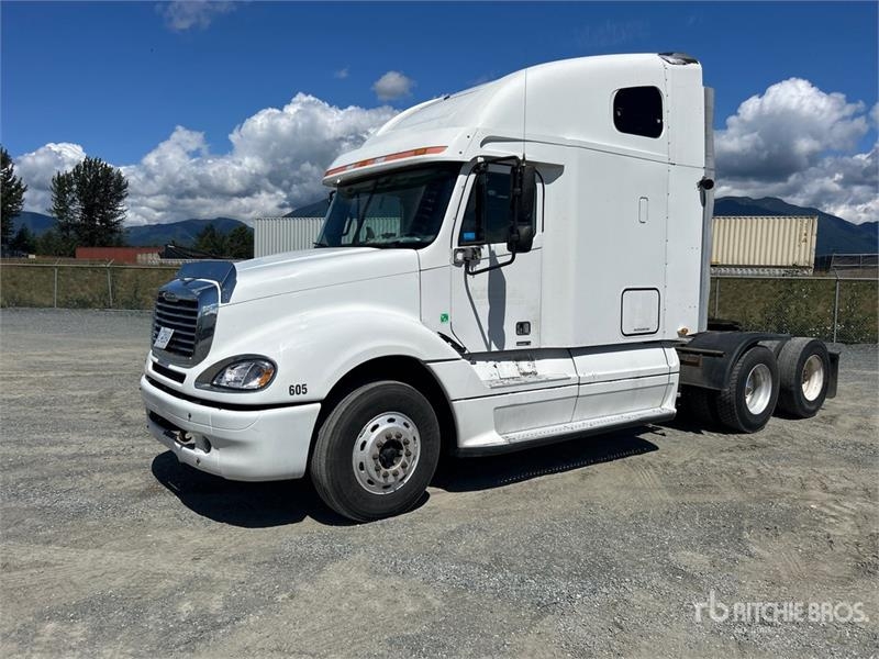 Tracteur routier Freightliner Columbia 120 — occasion 2004
