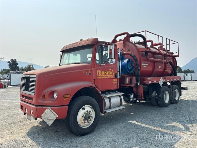 Freightliner FL122