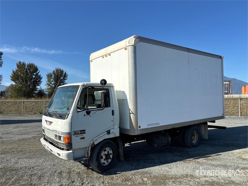 Camion fourgon Hino FB1715 4x2 Van — occasion 1997