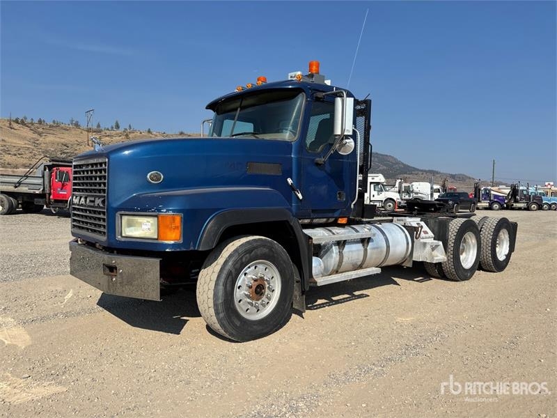 Tracteur routier Mack CL733 — occasion 2006