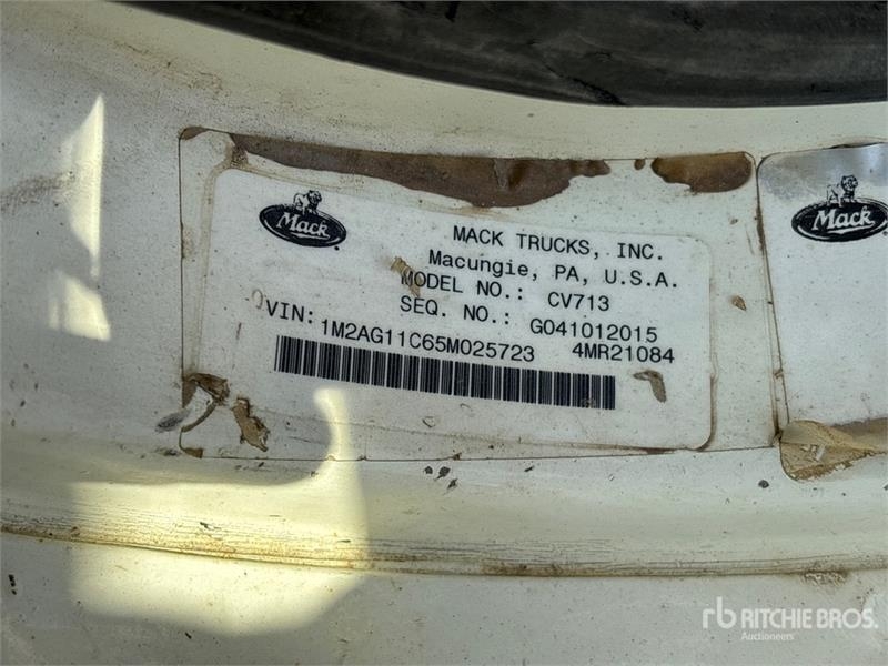 Mack CV713