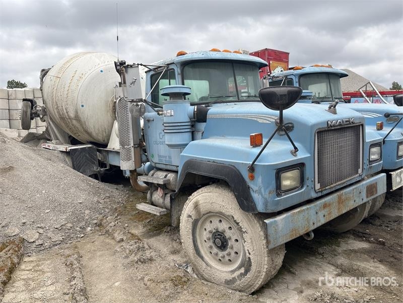 Mack Western Contractor