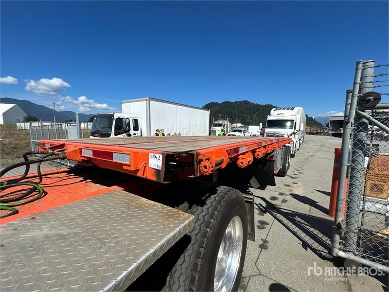 Manac Flatbed Trailer