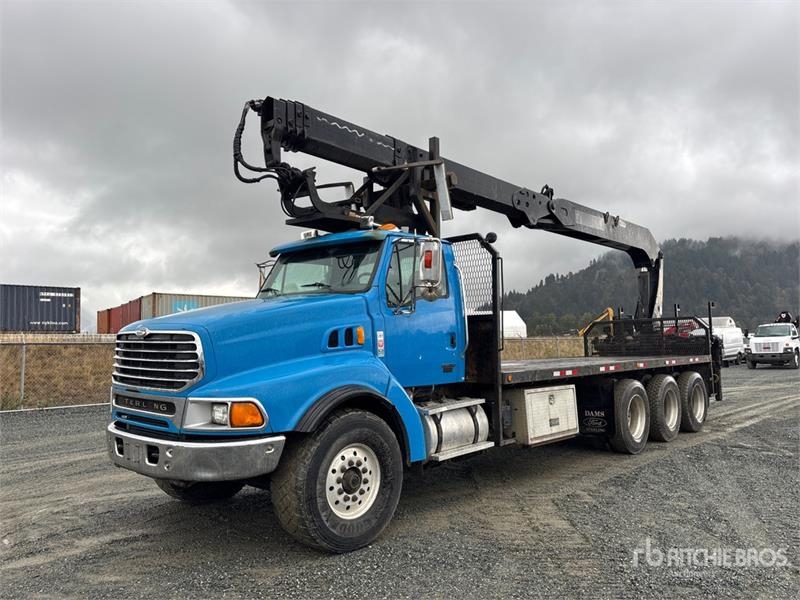 Camion plateau grue Sterling L9500 — occasion 2004