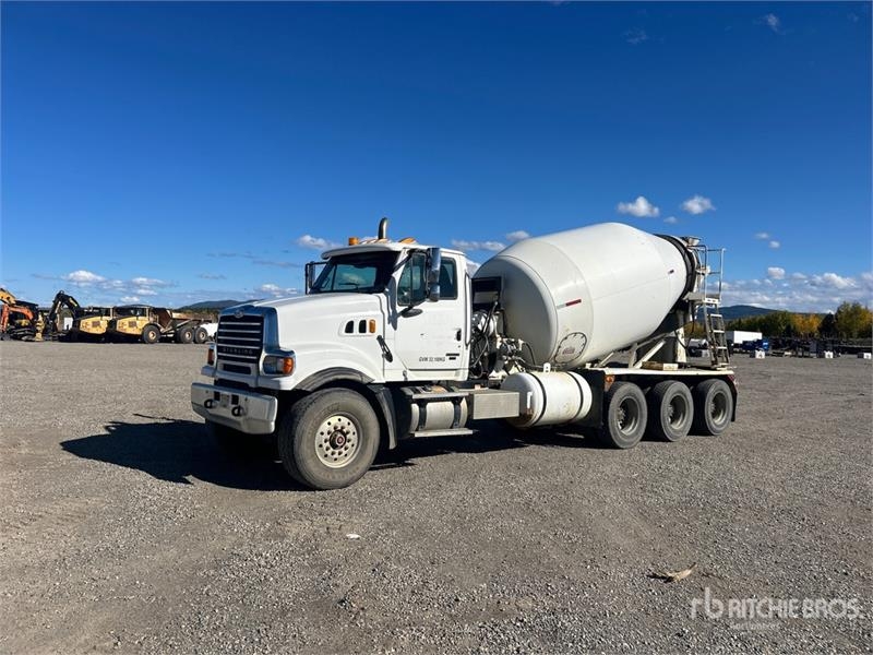 Camion malaxeur Sterling LT9500 — occasion 2008