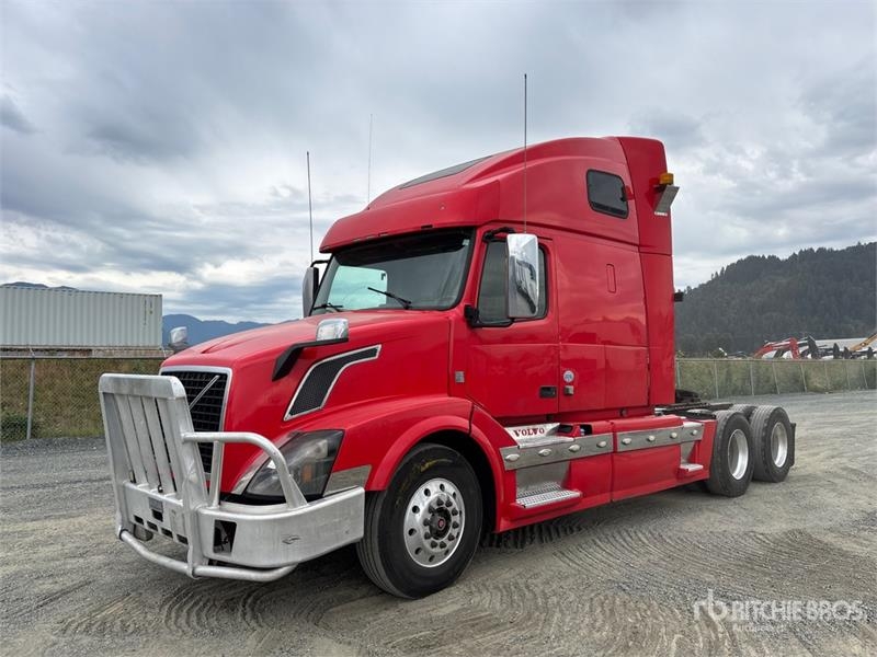 Tracteur routier Volvo VNL — occasion 2012