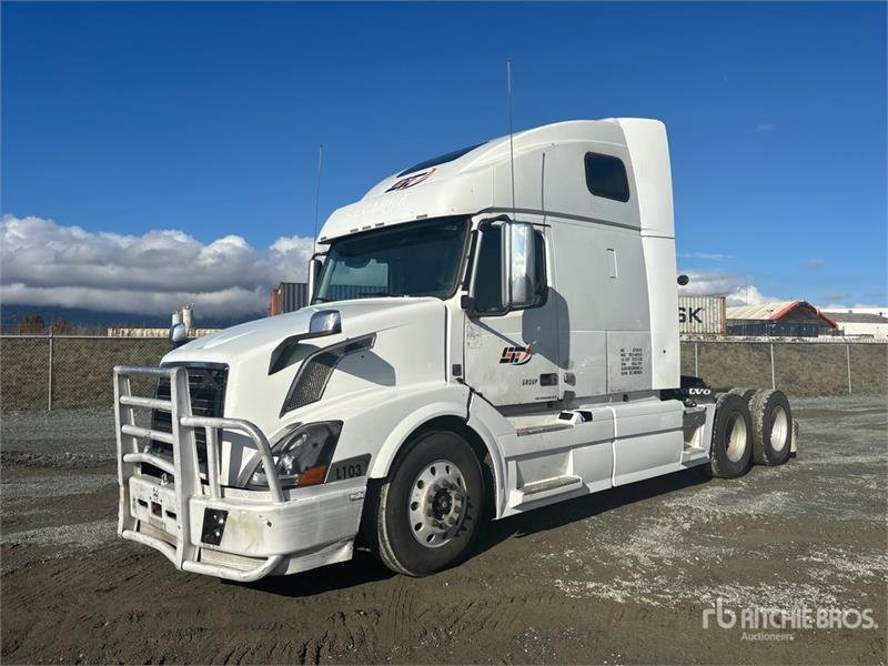 Tracteur routier Volvo VNL — occasion 2013