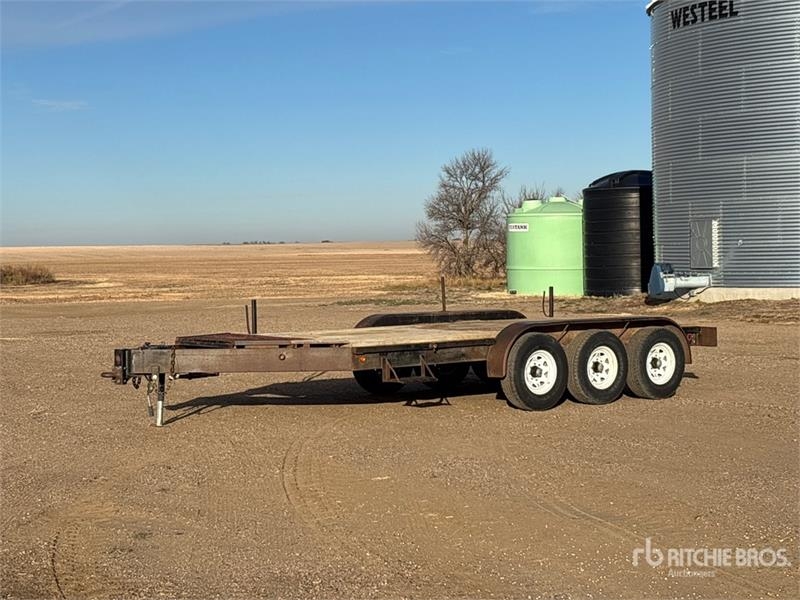 Remorque à ridelles 16 ft Tri/A Flatbed — occasion