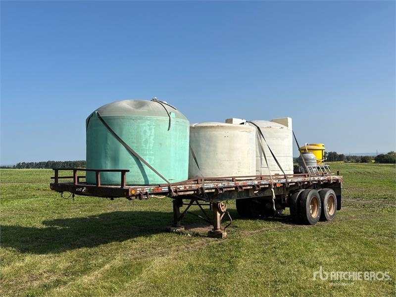 31 ft T/A Flatbed Trailer