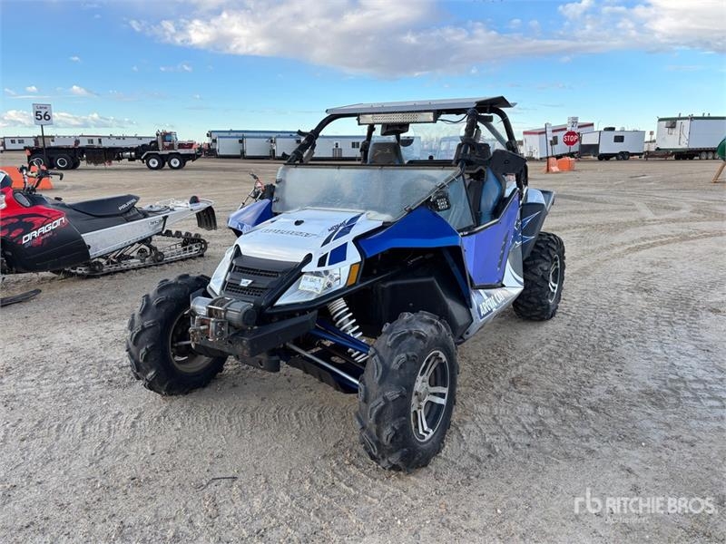 Voiture Caterpillar Arctic 4x4 Side By Side — occasion 2014, 264 h