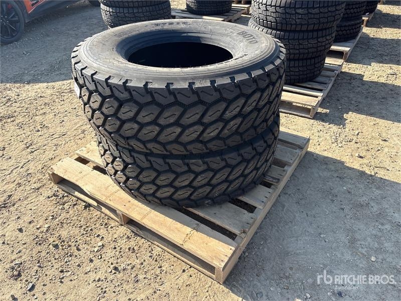Boto of (2) Boto 385/65R22.5 Tires (Unused)