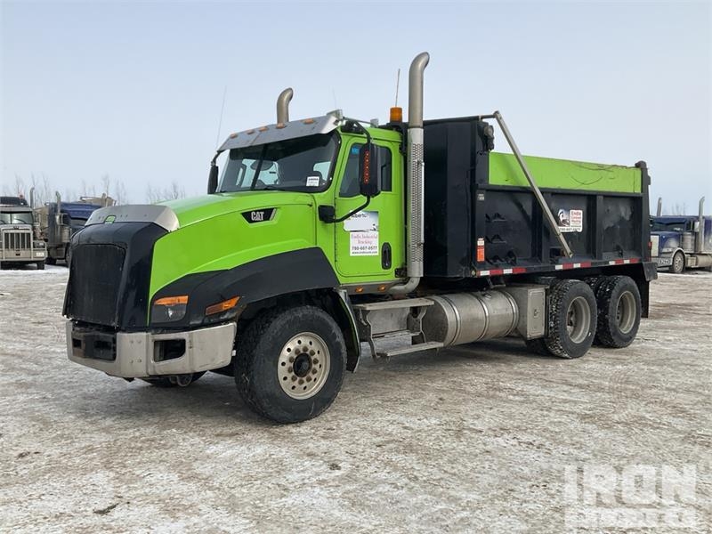 Camion benne Caterpillar CT660 — occasion 2013