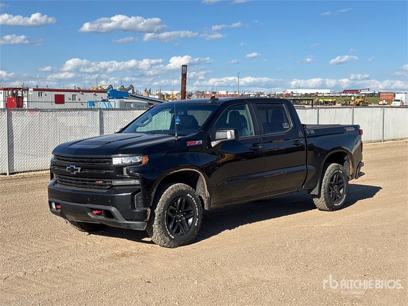 Fourgon utilitaire Chevrolet 1500 LT Trail Boss 4x4 Crew Cab Pickup — occasion 2021
