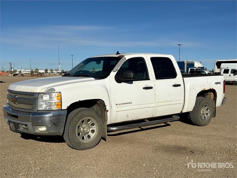 Fourgon utilitaire Chevrolet Silverado 1500 LT 4x4 Crew Cab Pickup — occasion 2013
