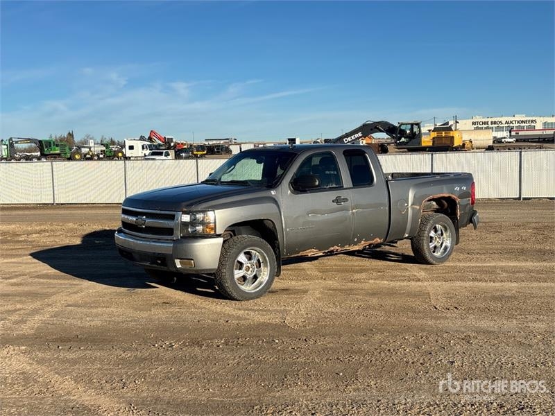 Fourgon utilitaire Chevrolet Silverado 1500 LT 4x4 Extended Cab Pickup — occasion 2008