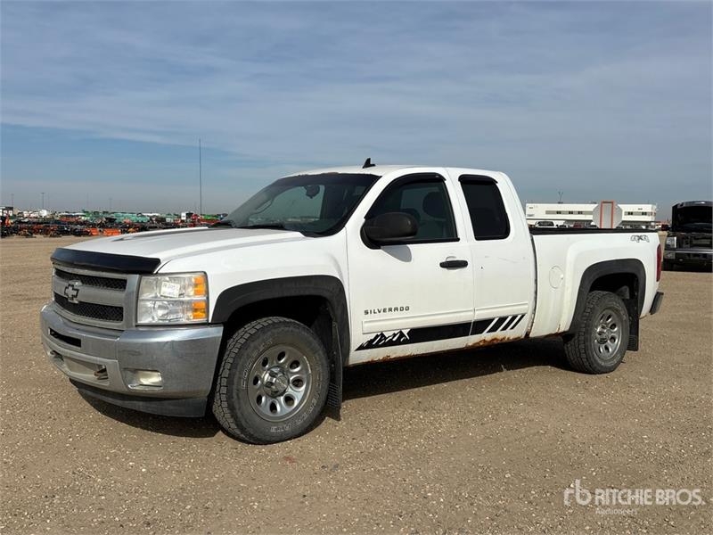 Fourgon utilitaire Chevrolet Silverado 1500 LT 4x4 Extended Cab Pickup — occasion 2011