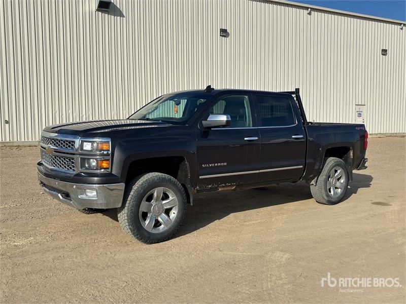 Fourgon utilitaire Chevrolet Silverado 1500 LTZ 4x4 Crew Cab Pickup — occasion 2015