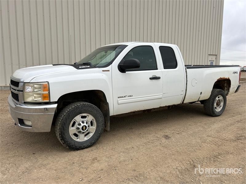 Fourgon utilitaire Chevrolet Silverado 2500 LT 4x4 Extended Cab Pickup — occasion 2011